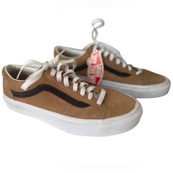 Vans Shoes - Vans NWT Unisex Street Style Old Skool Skate Shoes Leather Women Size 8.5